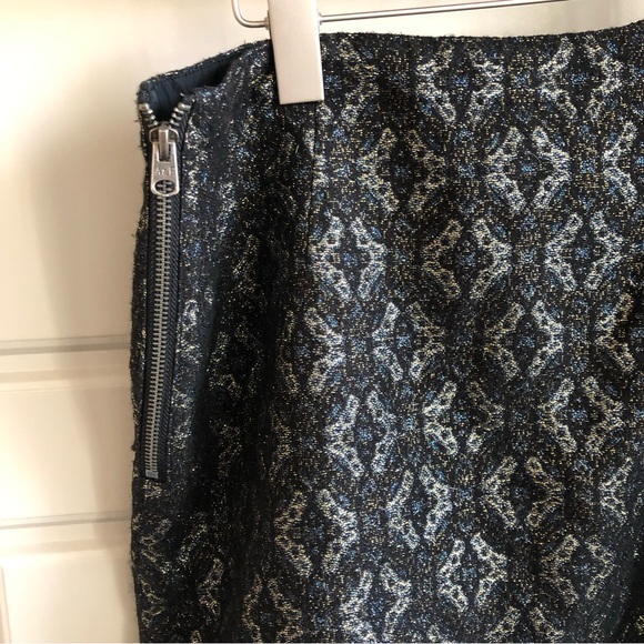 Abercrombie and Fitch Shimmer Mini Skirt with Asymmetrical Hem Size 8 - Picture 4 of 6